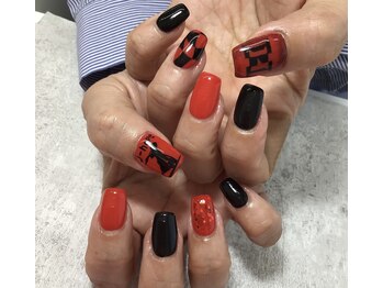 推し活ネイル 担当 辻