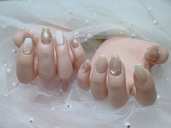 ブリー(Brille)/バレンタインネイル