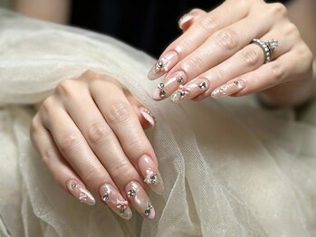 LUNE NAIL【長さ出し・パラジェル】関内・伊勢佐木長者町【9月下旬OPEN（予定）】の写真/長さ出しからパーツつけ放題まで！持ち込みデザインであなたの願いを叶える空間★