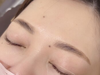 リリ 西院店(Rily)/ハリウッドブロウリフト