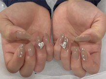 アミル(amiLe)/グレージュ×キラキラパーツ☆