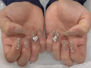 アミル(amiLe)/グレージュ×キラキラパーツ☆