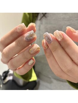 ファボリ ナゴヤ(favori nagoya)の写真/[自他店オフ込み*アシメデザイン¥6160]左右で違うデザインだから周りと被らない！主役級の愛されネイルに♪