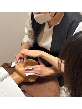 ビーエックス(.BX)/新人研修・エステ練習の様子