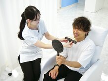 ホワイトニングカフェ 秋葉原店(WhiteningCafe)/施術後にも歯のトーンをチェック