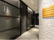 エイチ 淀屋橋店(H)の雰囲気(~スタイリッシュな外観~)