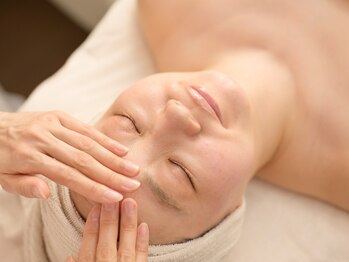 サロン オルキデ(Salon Orchidee)の写真/【年齢肌にアプローチ】くすみをリセットし、内側から発光するような明るく透明感のある若々しい印象へ★