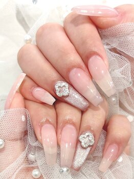 ラビィ(Raviy)の写真/何度通っても同価格！芸能関係者も御用達のサロン★シンプルなデザインも、最旬のアートもお得に楽しめる♪