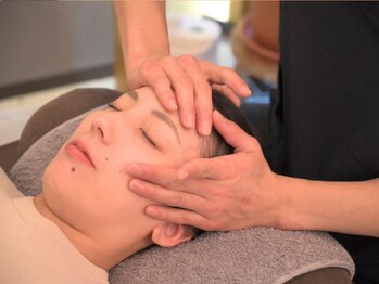 グレイ(GRAY)/骨盤矯正 骨格矯正 姿勢 猫背 顔