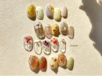 シルニー リム(Silny rim)/アシンメトリーニュアンスネイル