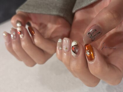 シー(SHE)の写真