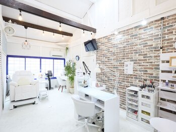 サロンドネイリーモ(Salon de Nailymore)の写真/毎日を頑張るあなたに。ネイルも!フェイシャルも!あなたの”キレイ”に、ずっと寄り添います。