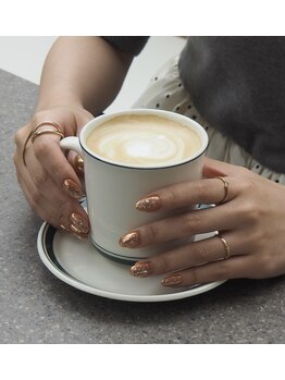 イオネイル(io nail)の写真/朝8時から21時まで営業!仕事前・仕事帰りにも◎忙しい毎日に通いやすいサロン