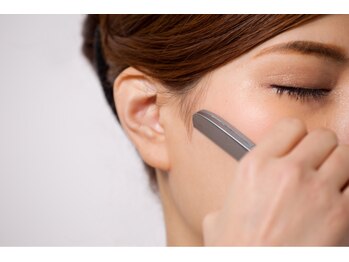 シェービングアトリエ ポリシェ/お顔、フェイスラインスッキリ!