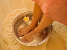 ジュジュ 湘南辻堂(JYU-JYU)の雰囲気（フットバスに入りながらカウンセリング&アロマをお選び頂きます）
