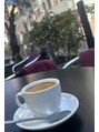 イゴ(IGO)&nbsp;コーヒーが好きなのでサロンにもコーヒーマシンを導入
