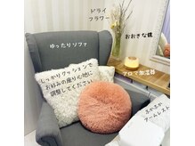 奥のネイル部屋は完全個室のパラジェル認定サロンです☆