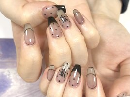 シースルーブラック