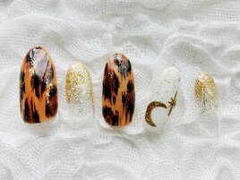 温かみのあるレオパードネイル