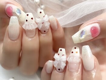 アミスネイル 渋谷店(amisnail)の写真/【トレンドデザイン×美フォルム】モチの良さに定評あり！ブライダルネイルやイベントネイルにも★