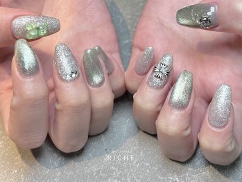 推しカラーネイル