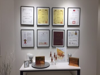 ザ フェース 姫路店(THE FAITH)/世界で特許取得の化粧品を使用