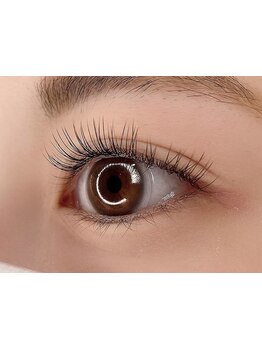 ナチュラル上品な目元にしたい