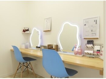 ヴィヴィッド グロウ(VIVID GLOW)/お店内観