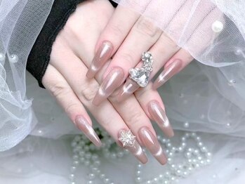 マルチューネイル 池袋(MARUCHU NAIL)の写真/【美フォルム◎】イベントや日常にもピッタリな華やかネイルで周りと差がつく指先に★カラーパーツも豊富♪