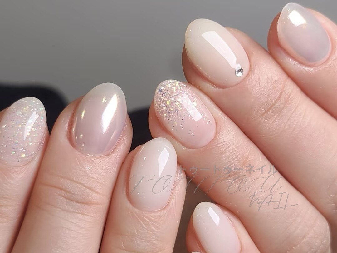 2025年-2026年冬トレンド】シアーホワイトのネイルデザイン集｜人気順