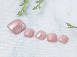 シンプルピンクフットネイル