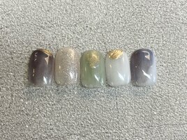 淡色ニュアンスネイル