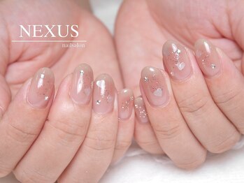 ネクサス(NEXUS)/ブラウンチークとハートのネイル
