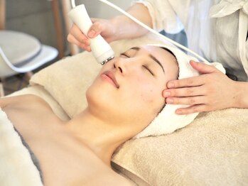 アンソレイエ(ENSOLEILLE)/フェイシャル◇ラジオ波