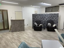 はあとねいる 徳山店の雰囲気（チェア3席、ソファ2席完備！清潔感のある店内です☆）