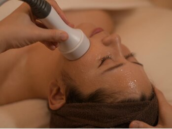 モッティ(MOTTY)の写真/毛穴悩みはこれ一択【黒ずみ・皮脂角質詰まり・ざらつき毛穴】ハイドラフォトシャワーですっきり毛穴洗浄＊