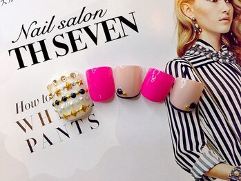 ネイルサロン ティーエイチセブン(Nail Salon TH SEVEN)/ビジュー×フットネイル