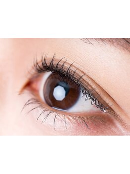 ナチュラル上品な目元にしたい