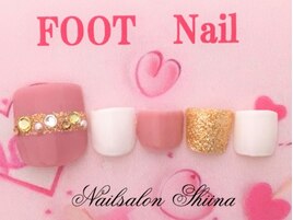 フットネイル9000円