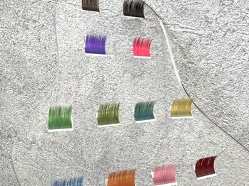 オルミィ(ormie)の写真/目元の印象を変えたい方に！あなたに似合う色がきっと見つかる♪カラーエクステで抜け感、おしゃれ度UP☆