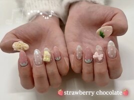 いちごガーリーネイル♪