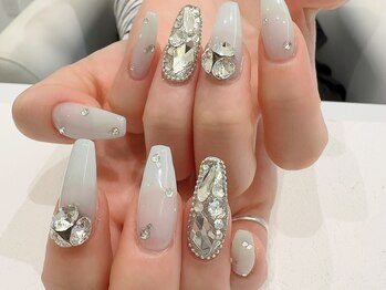 シャルム(charm:e)の写真/【10時～20時まで営業◎】フォルムにこだわる高技術ネイルサロン!!幅広いデザインで指先を華やかに◎