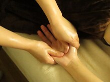 ラニ(Lani)/施術風景（手のひら）