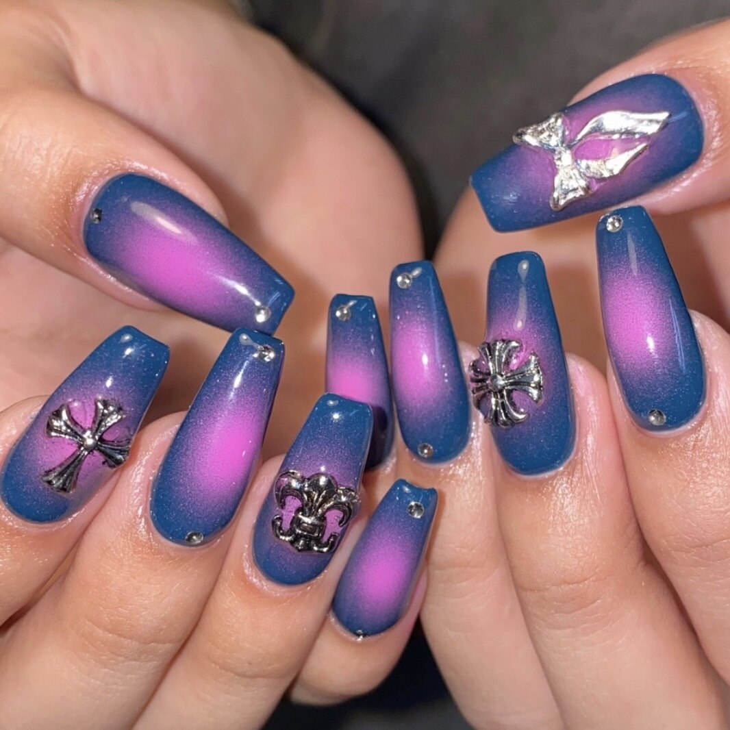 2025年-2026年冬トレンド】エアブラシのネイルデザイン集｜人気順｜10