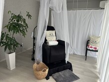 アイラッシュブルー(Eyelash BLUE)の雰囲気（居心地の良さを第一に考えた施術スペースです♪）