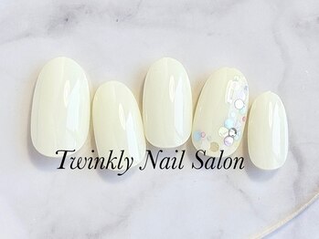 トゥインクリーネイルサロン(Twinkly Nail Salon)の写真/お仕事上派手なネイルができない、シンプル好きさんにも◎！爪を痛めず、周りと差がつく上品な指先に…♪