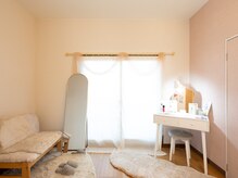 ピースクレヨン美容室(Peaceクレヨン美容室)の雰囲気(お試し自由な化粧水、美容液あり!お好みのアイテム発見あるかも)