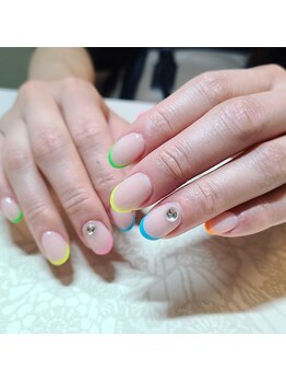 ネイルアンドまつげエクステ専門サロン スリー(THREE)/カラフル細フレンチ