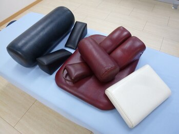 足立カイロプラクティック/様々な用具を使用して施術します