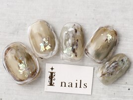 アースカラー凹凸囲みネイル